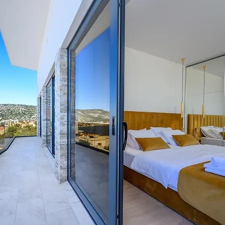 Luxury Pool Seaview بيت للعطل