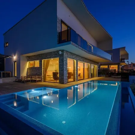 Luxury Pool Seaview بيت للعطل *