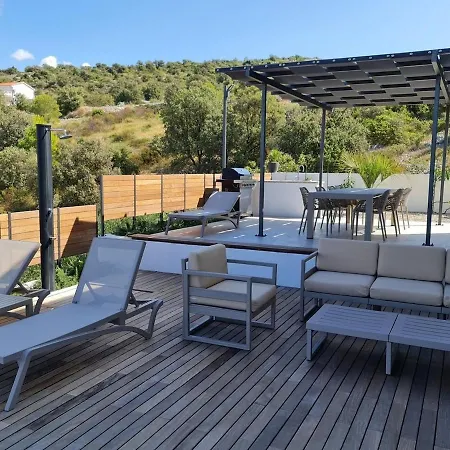 بيت للعطل Luxury Pool Seaview Ražanj