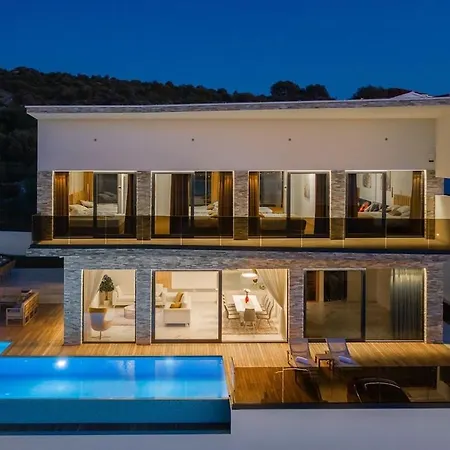 Luxury Pool Seaview بيت للعطل Ražanj