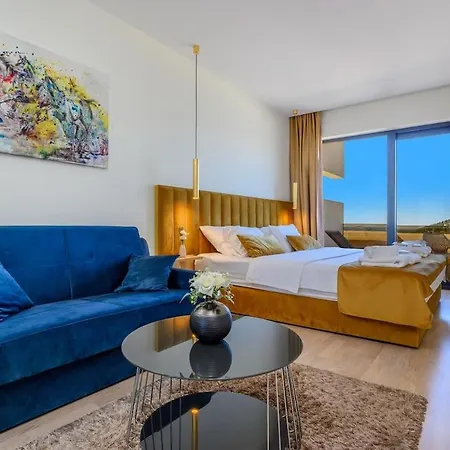 Luxury Pool Seaview بيت للعطل